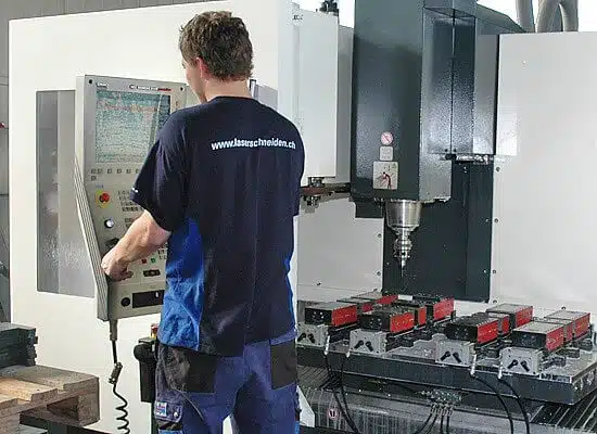 Mechanische Bearbeitung bei Meyer BlechTechnik AG in Grosswangen