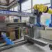 Peitzmeier TWIN Langbandschleifmaschine mit Roboter im Einsatz bei Meyer BlechTechnik AG in Grosswangen
