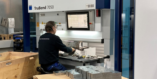 Bleche Umformen mit Biegemaschinen bei Meyer BlechTechnik in Grosswangen und Brittnau