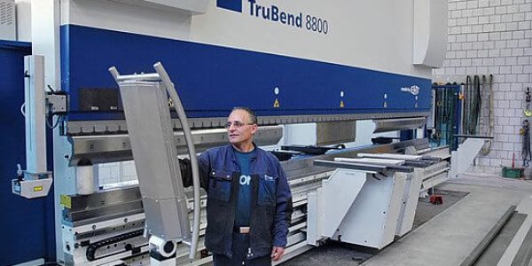 Bleche Umformen mit Biegemaschinen bei Meyer BlechTechnik in Grosswangen - abkanten bis 7m mit 800 Tonnen Presskraft dank EHT TruBend