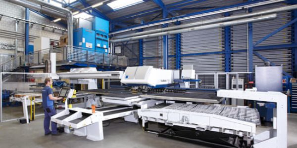 Stanz-Laser Kombi Anlagen TruMatic7000 von Trumpf - 3 Anlagen im Einsatz bei Meyer BlechTechnik AG in Grosswangen und Brittnau