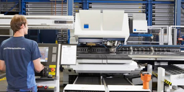 Stanz-Laser Kombi Anlagen TruMatic7000 von Trumpf - 3 Anlagen im Einsatz bei Meyer BlechTechnik AG in Grosswangen und Brittnau
