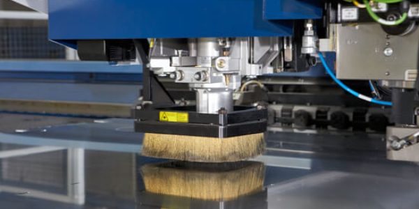 Laserkopf einer Stanz-Laser Kombi Anlagen TruMatic7000 von Trumpf - 3 Anlagen im Einsatz bei Meyer BlechTechnik AG in Grosswangen und Brittnau